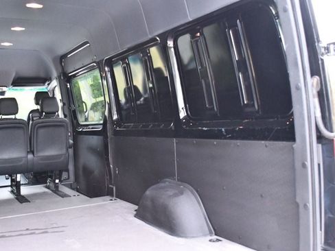 Used 2024 Mercedes-Benz Sprinter 2500 image 68