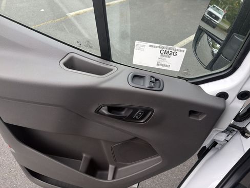 New 2026 Ford Transit 250 148 Medium Roof RWD image 43