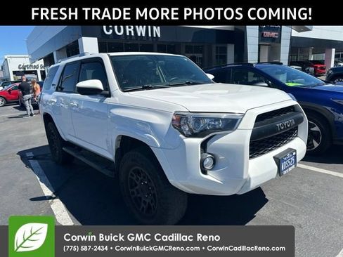 Used 2017 Toyota 4Runner SR5 AWD/4WD image 5