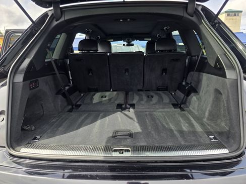 Used 2017 Audi Q7 3.0T Prestige w/ Prestige Package AWD/4WD image 16