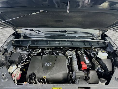 Used 2021 Toyota Highlander XLE image 37