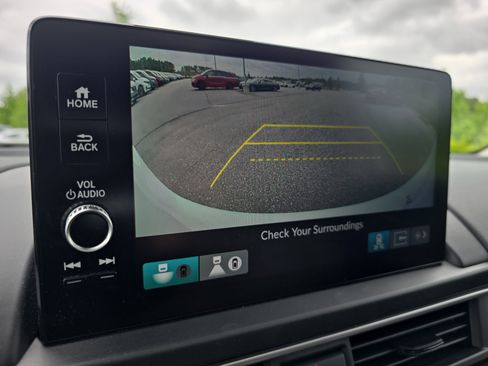 Used 2025 Honda Pilot Elite image 25