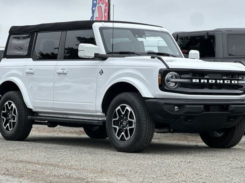 Used 2024 Ford Bronco Outer Banks AWD/4WD image 7