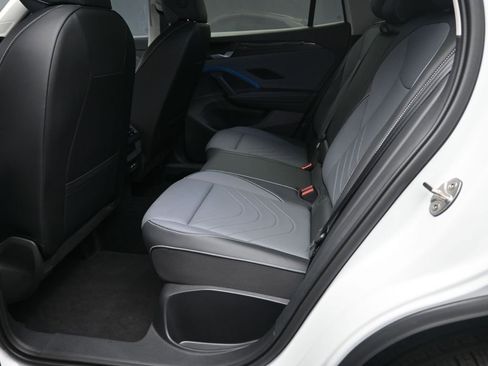 Certified 2025 Volkswagen Tiguan SE image 20