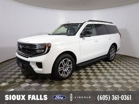 Certified 2025 Ford Expedition Active AWD/4WD image 1