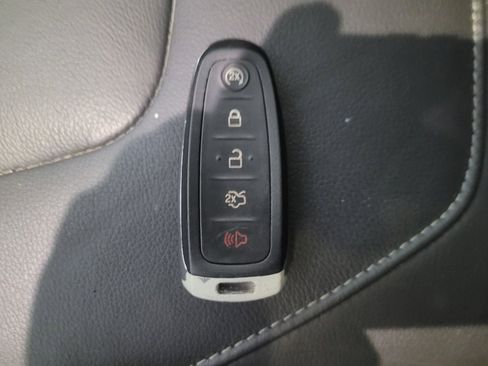 Used 2018 Ford Focus Titanium w/ Titanium Technology Package image 32