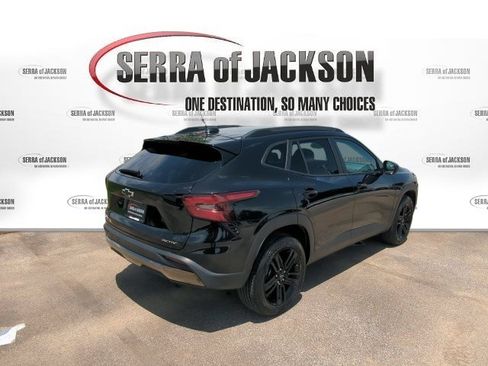 Used 2025 Chevrolet Trax ACTIV w/ Driver Confidence Package FWD image 9