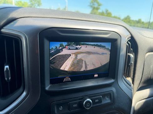 Used 2019 Chevrolet Silverado 1500 Custom w/ Custom Value Package AWD/4WD image 27