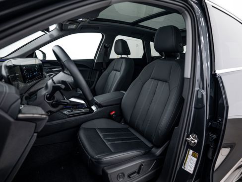 Certified 2025 Audi Q5 Premium Plus w/ Premium Plus image 9