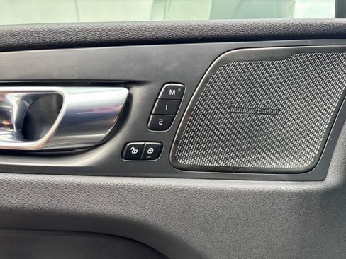 Certified 2023 Volvo XC60 B5 Ultimate w/ Climate Package image 14