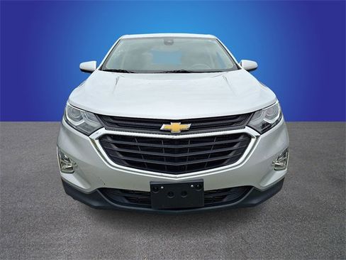 Used 2021 Chevrolet Equinox LT image 2