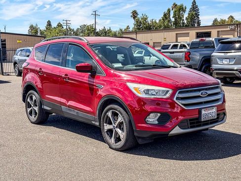 Used 2018 Ford Escape SEL AWD/4WD image 2