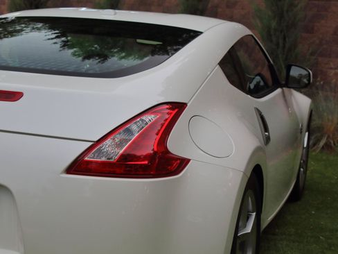 Used 2009 Nissan 370Z Touring RWD image 25