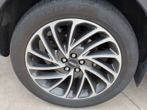 Used 2020 Lincoln Nautilus Reserve AWD/4WD image 7