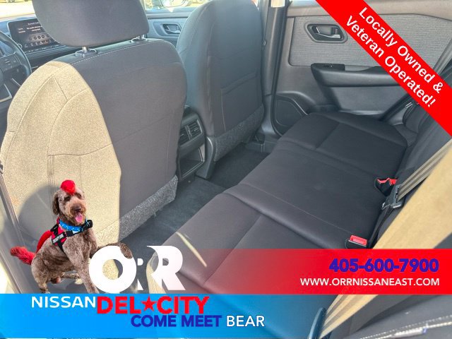 Used 2023 Nissan Rogue S AWD/4WD image 10