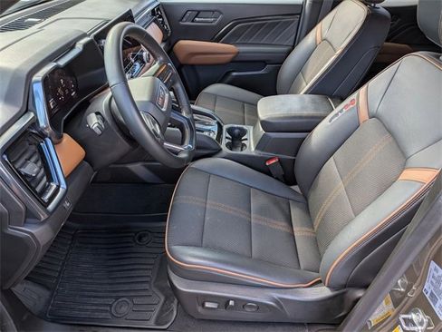 Used 2024 GMC Canyon AT4 w/ Technology Package image 10