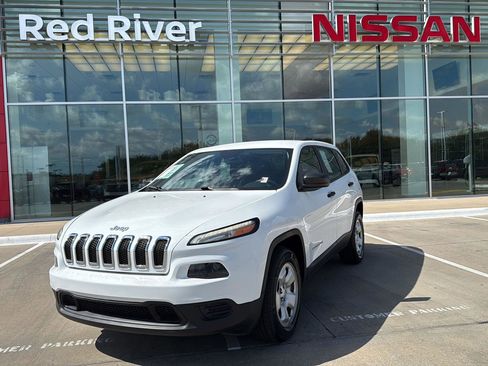 Used 2016 Jeep Cherokee Sport image 1