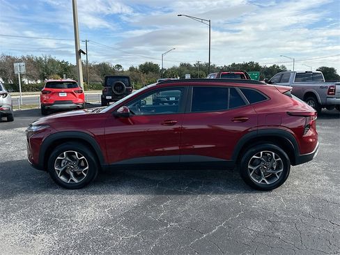 Certified 2025 Chevrolet Trax LT w/ Driver Confidence Package image 8