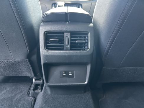 Used 2025 Nissan Rogue SV AWD/4WD image 19