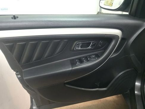 Used 2015 Ford Taurus SEL w/ Equipment Group 201A FWD image 16