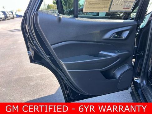 Used 2025 Chevrolet Trax RS w/ Sunroof Package image 13