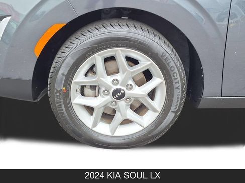 Used 2024 Kia Soul LX w/ Option Group 015 FWD image 11