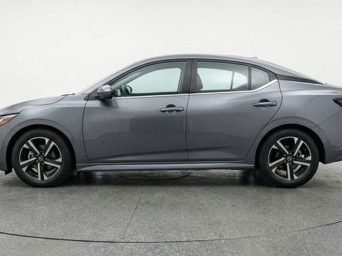 Used 2025 Nissan Sentra SV FWD image 5