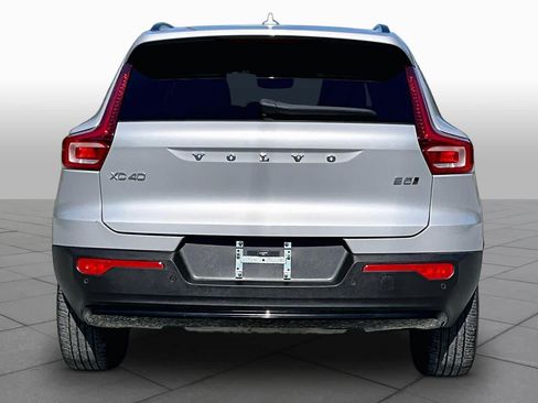 Used 2023 Volvo XC40 B5 Plus w/ Climate Package AWD/4WD image 5