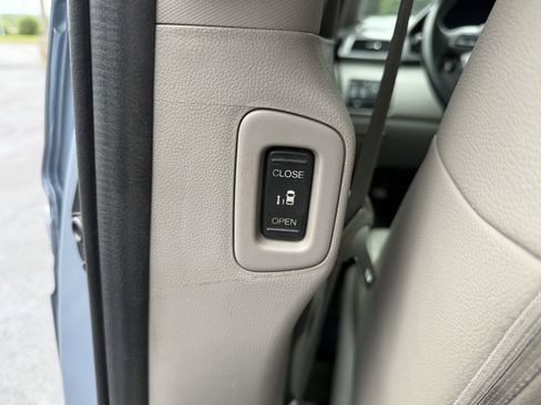 Used 2014 Honda Odyssey EX-L image 12