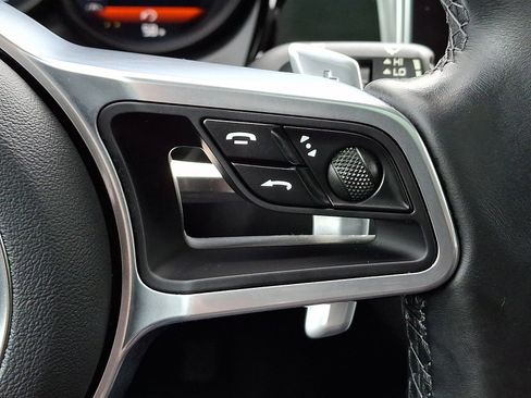 Used 2020 Porsche Macan AWD/4WD image 22