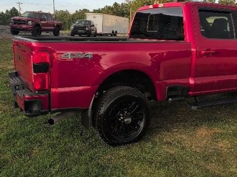 Used 2024 Ford F250 XLT w/ Black Appearance Package image 9