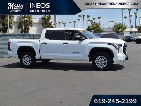 Used 2022 Toyota Tundra SR5 AWD/4WD image 5