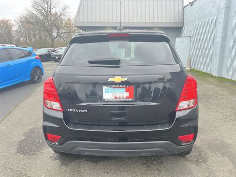 Used 2019 Chevrolet Trax LS w/ LPO, Cargo Package image 5