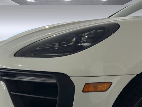 Used 2023 Porsche Macan S AWD/4WD image 11