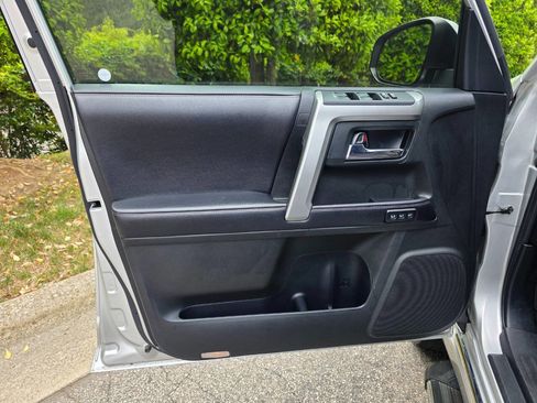 Used 2017 Toyota 4Runner Limited RWD image 9