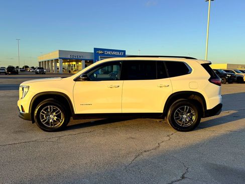 Used 2025 GMC Acadia Elevation image 10