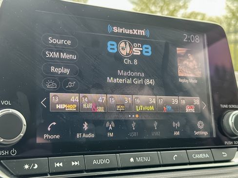 Used 2022 Nissan Rogue S image 26