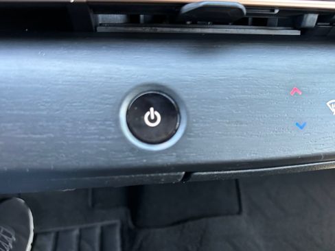 Used 2023 Nissan Ariya FWD image 29