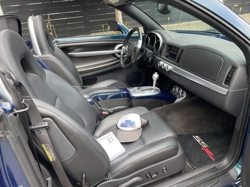 Used 2005 Chevrolet SSR w/ Preferred Equipment Group RWD image 11