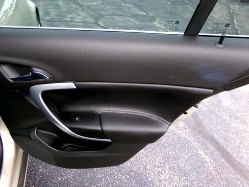 Used 2015 Buick Regal AWD image 38