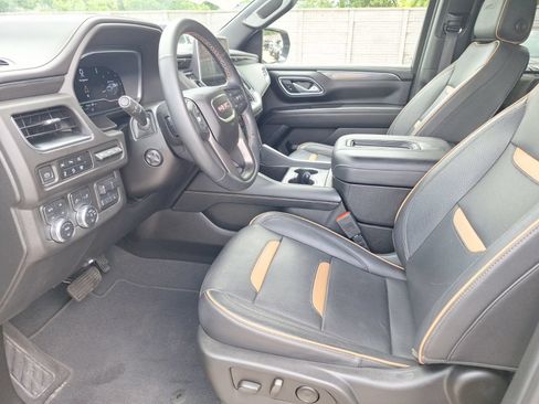 Used 2023 GMC Yukon AT4 w/ AT4 Premium Plus Package AWD/4WD image 17