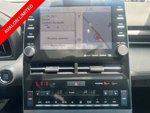 Certified 2019 Toyota Avalon Limited w/ Advanced Safety Package FWD image 11