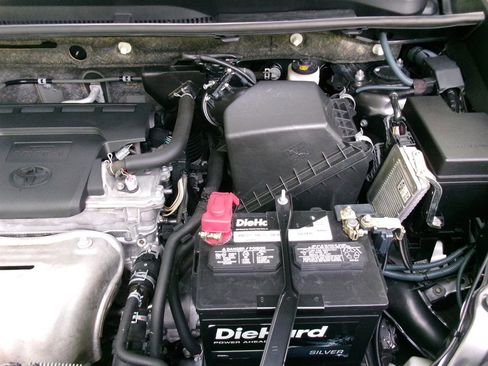 Used 2013 Toyota RAV4 XLE FWD image 40