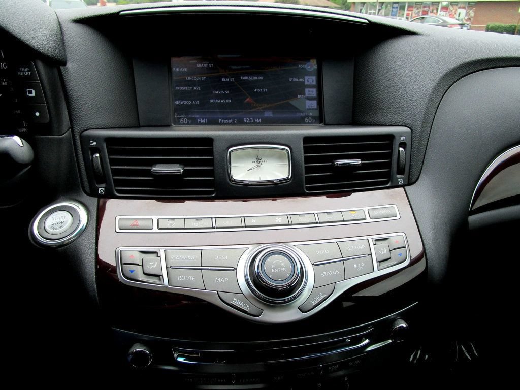 Used 2015 INFINITI Q70 3.7 AWD/4WD image 21