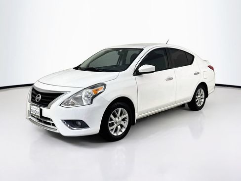 Used 2018 Nissan Versa SV w/ SV Special Edition Package FWD image 3
