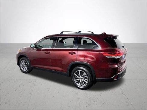 Used 2019 Toyota Highlander XLE AWD/4WD image 8