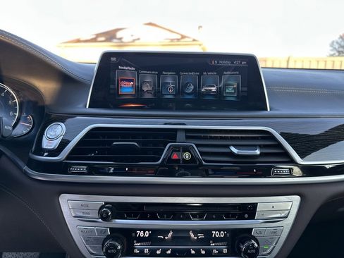 Used 2017 BMW 750i xDrive image 34