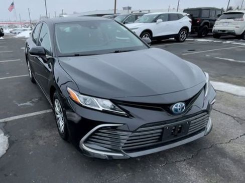 Used 2023 Toyota Camry LE image 4