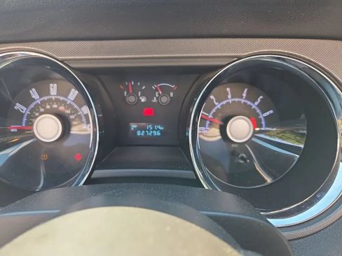 Used 2010 Ford Mustang Convertible RWD image 7