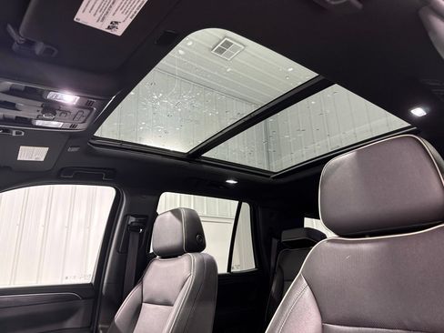 Used 2022 GMC Yukon SLT w/ SLT Premium Package AWD/4WD image 29